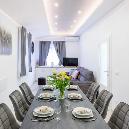 Apartment Solis